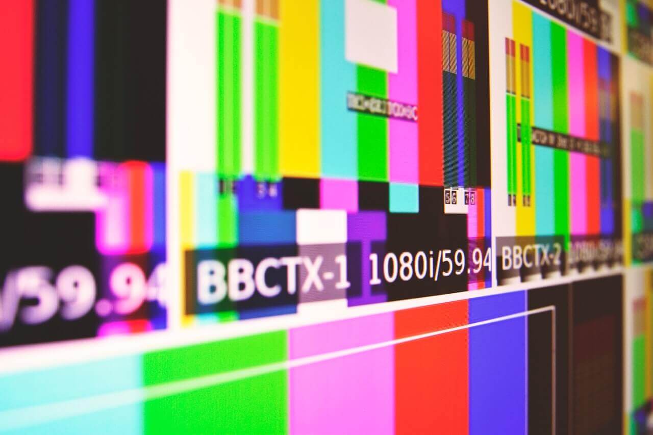 televisión en color