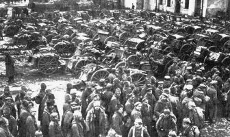 Prisioneros rusos y armas capturadas en Tannenberg (Fuente: wikipedia.org)