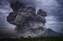 ¿Cómo cambian los volcanes la superficie de la Tierra?